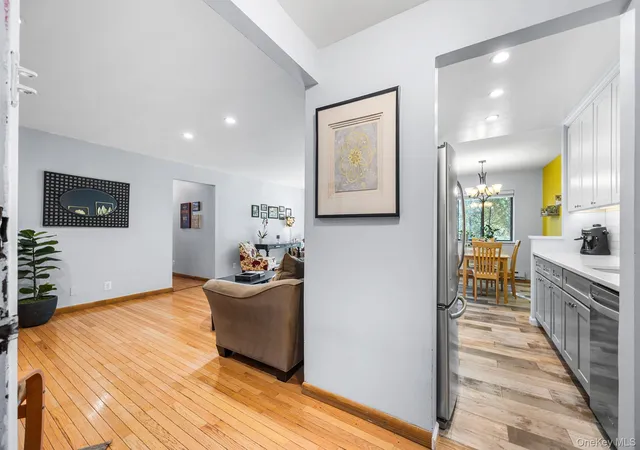 Listing Photo 5 - Condo for sale in building located at 111 Dehaven Dr, Yonkers, NY 10703 - Unit #127