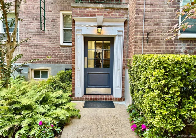 Photo 4 of House for sale at 34 Cathedral Ave #2E, Hempstead, NY 11550 | MLS# 1060428 | Listing updated on 2026-10-08