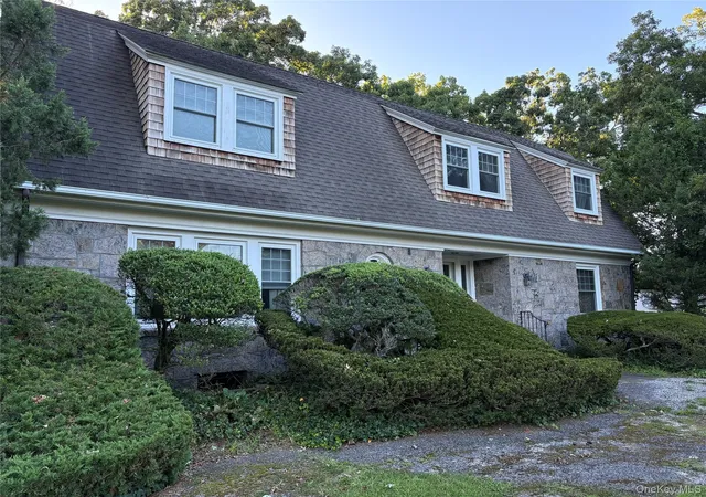 Photo 1 of Single family home for sale at 265 Jennings Ave, Brookhaven, NY 11772 | MLS# 1060454 | Listing updated on 2026-10-27