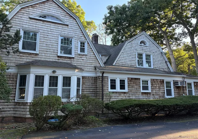 Photo 3 of Single family home for sale at 265 Jennings Ave, Brookhaven, NY 11772 | MLS# 1060454 | Listing updated on 2026-10-27