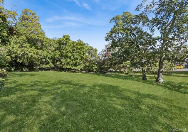 Photo 4 of Single family home for sale at 265 Jennings Ave, Brookhaven, NY 11772 | MLS# 1060454 | Listing updated on 2026-10-27