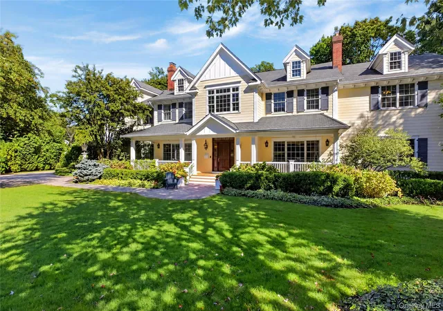 Photo 3 of Single family home for sale at 44 Brookside Dr, North Hempstead, NY 11030 | MLS# 1060455 | Listing updated on 2026-10-29