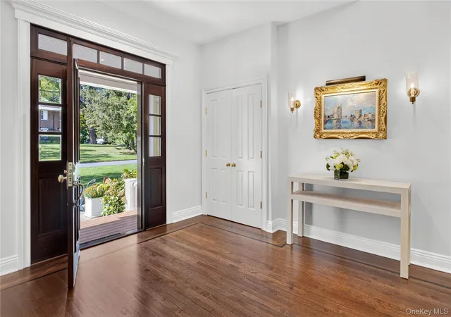 Photo 4 of Single family home for sale at 44 Brookside Dr, North Hempstead, NY 11030 | MLS# 1060455 | Listing updated on 2026-10-29