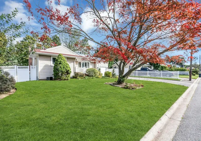 Single family home for sale at 77 Jenkins Ave, Babylon, NY 11703 | MLS# 1060470