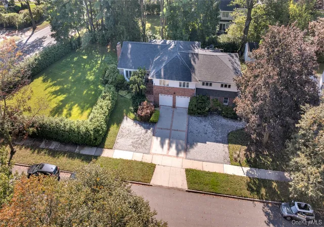Photo 3 of Single family home for sale at 78 Poplar St, Garden City, NY 11530 | MLS# 1060484 | Listing updated on 2026-10-08