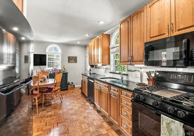 Photo 3 of Single family home for sale at 39 Euston Rd, Hempstead, NY 11530 | MLS# 1060489 | Listing updated on 2026-10-18