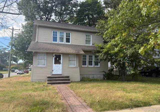 Photo 2 of Single family home for sale at 186 Rockaway Pkwy, Valley Stream, NY 11580 | MLS# 1060496 | Listing updated on 2026-10-08