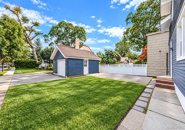 Photo 3 of Single family home for sale at 566 Stowe Ave, North Baldwin, NY 11510 | MLS# 1060526 | Listing updated on 2026-10-08