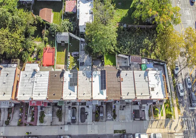 Photo 2 of Single family home for sale at 1110 E 213th Street, Bronx, NY 10469 | MLS# 1060540 | Listing updated on 2026-10-08