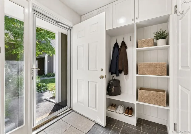 Photo 3 of Condo for sale at 4 Hillside Pl, Mount Pleasant, NY 10514 | MLS# 1060556 | Listing updated on 2026-10-27