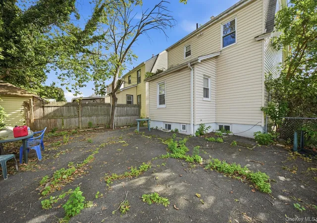 Photo 2 of Single family home for sale at 188 01 Mangin Ave, Saint Albans, NY 11412 | MLS# 1060561 | Listing updated on 2026-10-10
