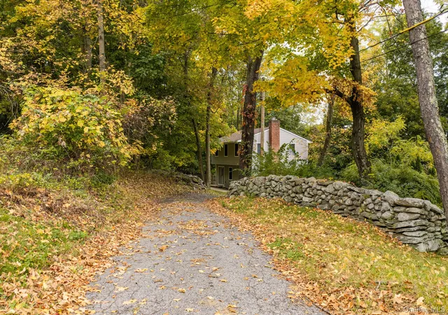 Photo 2 of Single family home for sale at 28 Wilson Pl, Cornwall, NY 12518 | MLS# 1060562 | Listing updated on 2026-10-28