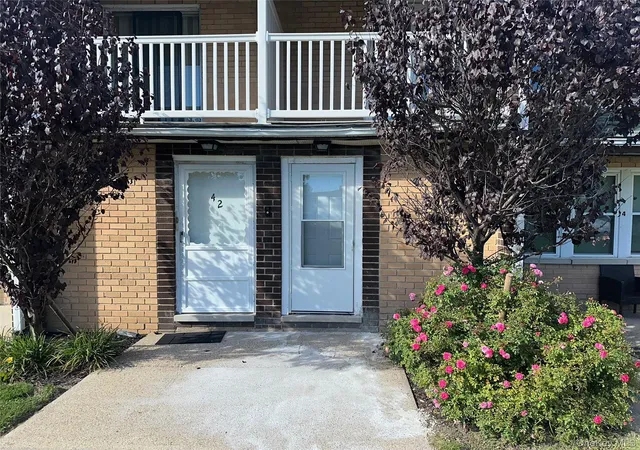Condo for sale at 43 Artist Lake Dr, Middle Island, NY 11953 | MLS# 1060601