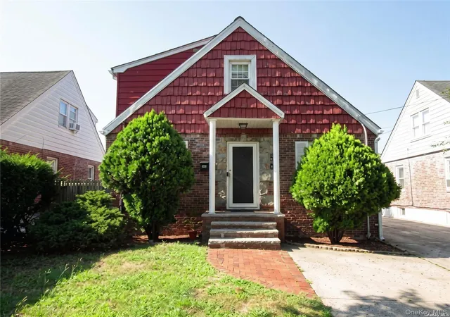Single family home for sale at 136 Henry St, Valley Stream, NY 11580 | MLS# 1060615