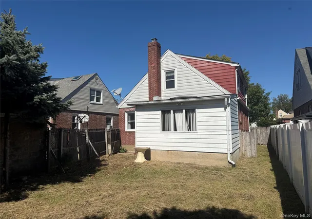 Photo 3 of Single family home for sale at 136 Henry St, Valley Stream, NY 11580 | MLS# 1060615 | Listing updated on 2026-10-08