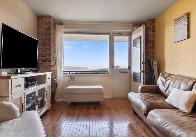 Photo 3 of House for sale at 3777 Independence Ave #12N, New York, NY 10463 | MLS# 1060621 | Listing updated on 2026-10-23