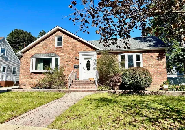Photo 1 of Single family home for sale at 215 Mineola Ave, North Hempstead, NY 11514 | MLS# 1060623 | Listing updated on 2026-10-09