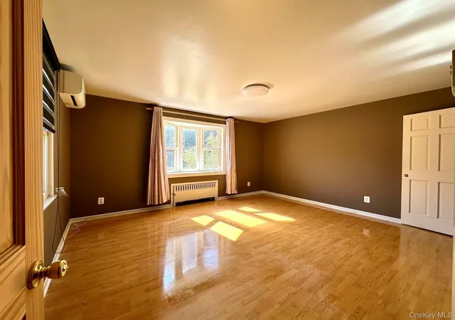 Photo 3 of Single family home for sale at 215 Mineola Ave, North Hempstead, NY 11514 | MLS# 1060623 | Listing updated on 2026-10-09
