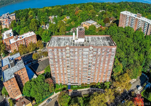 Photo 1 of House for sale at 3935 Blackstone Ave #5E, New York, NY 10471 | MLS# 1060624 | Listing updated on 2026-10-23