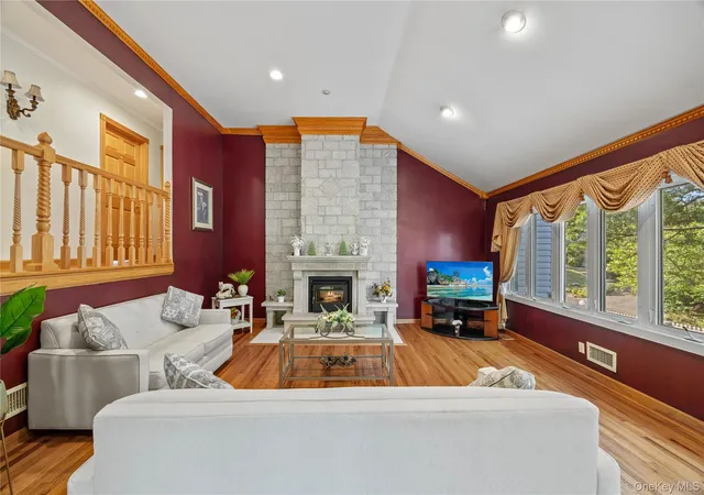 Photo 3 of Single family home for sale at 81 Avondale Rd, Yonkers, NY 10710 | MLS# 1060631 | Listing updated on 2026-10-08