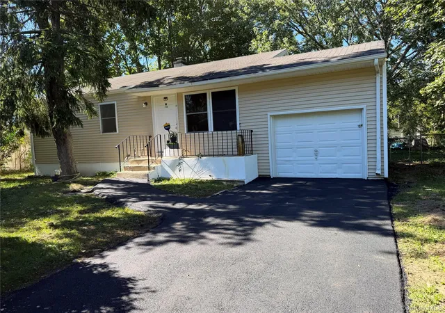 Photo 1 of Single family home for sale at 748 Doane Ave, Brookhaven, NY 11713 | MLS# 1060652 | Listing updated on 2026-10-08
