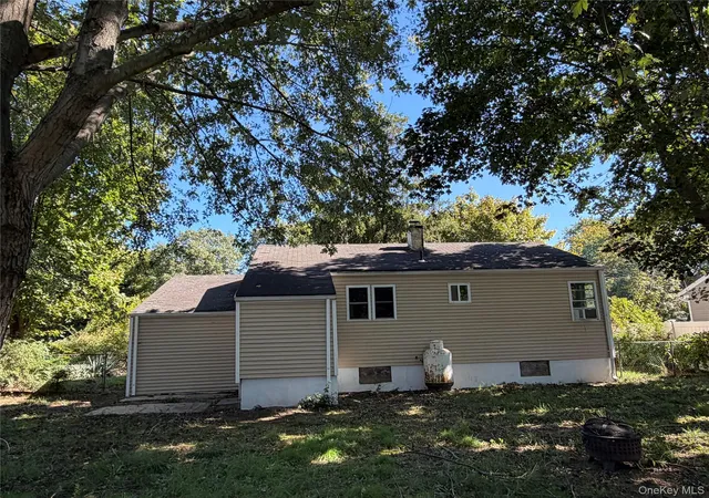 Photo 3 of Single family home for sale at 748 Doane Ave, Brookhaven, NY 11713 | MLS# 1060652 | Listing updated on 2026-10-08
