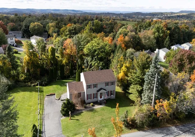 Photo 2 of Single family home for sale at 28 Brady Rd, Warwick (town), NY 10990 | MLS# 1060657 | Listing updated on 2026-10-22