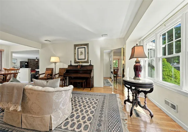 Photo 4 of Single family home for sale at 2 Milburn Ln, Huntington, NY 11743 | MLS# 1060672 | Listing updated on 2026-10-09