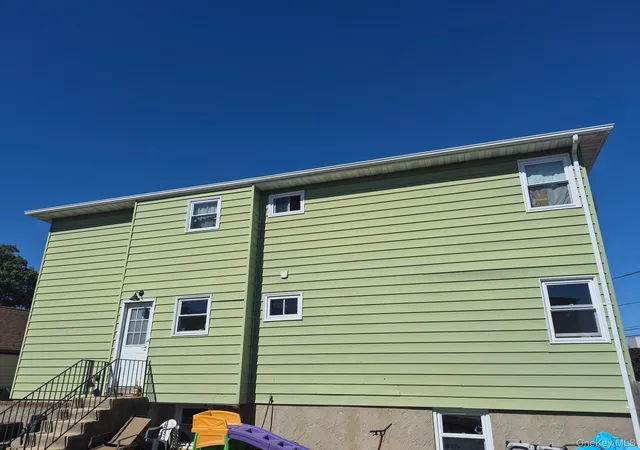 Photo 3 of Multi family home for sale at 1986 Oakwood Ave, Hempstead, NY 11566 | MLS# 1060673 | Listing updated on 2026-10-12