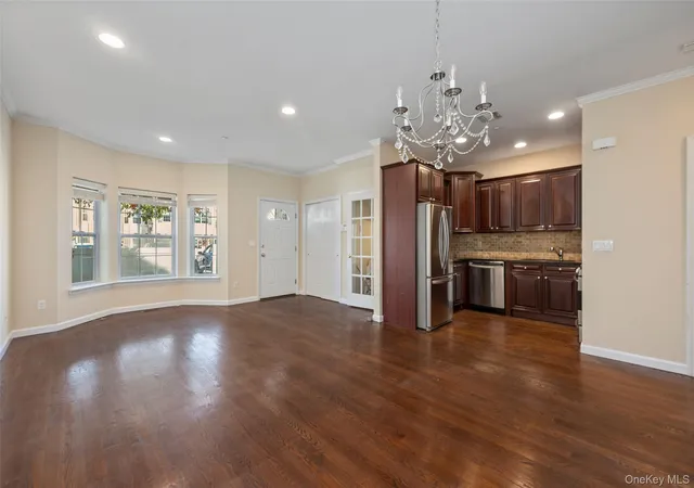 Listing Photo 4 - Condo for sale in building located at 142 Spring Dr, East Meadow, NY 11554