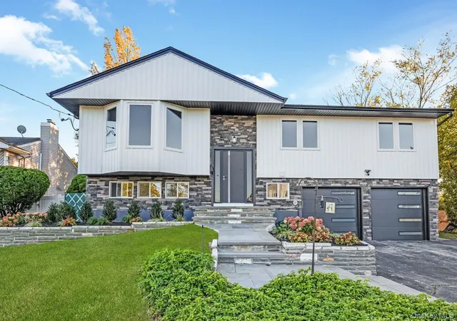 Photo 1 of Single family home for sale at 27 Clinton Ln, Oyster Bay, NY 11801 | MLS# 1060682 | Listing updated on 2026-10-10