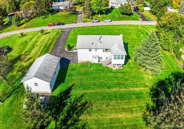 Photo 3 of Single family home for sale at 8 Gunsch Est Dr, Newburgh, NY 12550 | MLS# 1060686 | Listing updated on 2026-10-10
