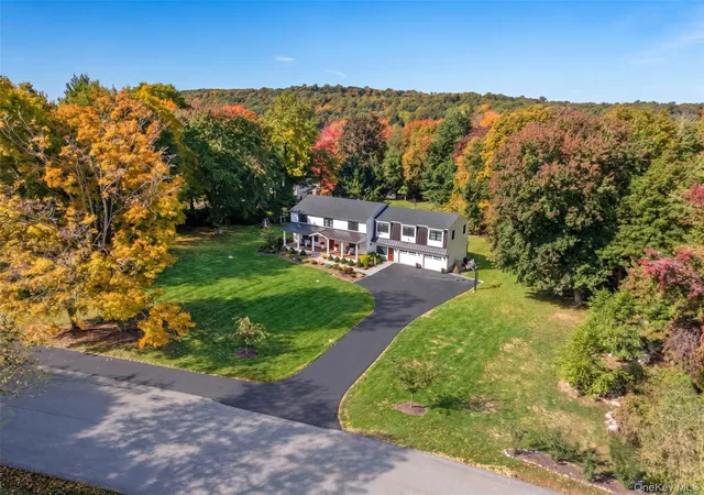 Photo 1 of Single family home for sale at 4 Willow Crst Dr, Somers, NY 10536 | MLS# 1060720 | Listing updated on 2026-10-25