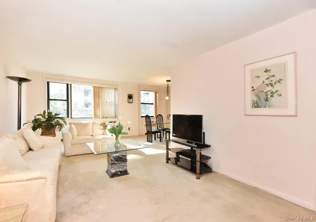 Photo 3 of House for sale at 6 Birchwood Ct #3F, Mineola, NY 11501 | MLS# 1060738 | Listing updated on 2026-10-10