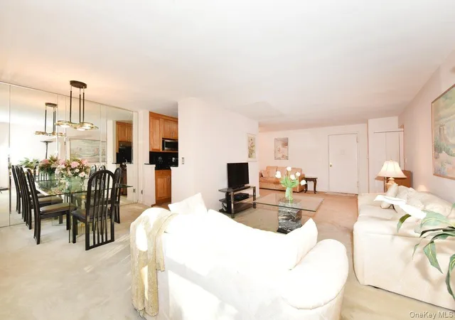 Photo 4 of House for sale at 6 Birchwood Ct #3F, Mineola, NY 11501 | MLS# 1060738 | Listing updated on 2026-10-10