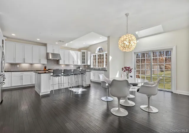 Photo 4 of Single family home for sale at 11 Fraydun Ln, Scarsdale, NY 10583 | MLS# 1060760 | Listing updated on 2026-10-10