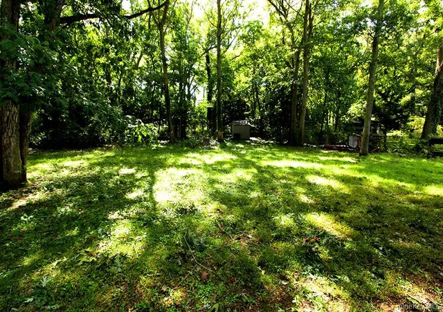 Photo 4 of Single family home for sale at 16 Argyle Pl, Smithtown, NY 11787 | MLS# 1060784 | Listing updated on 2026-10-09