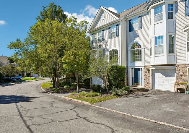 Condo for sale at 109 Barr Ln, Monroe, NY 10950 | MLS# 1060787