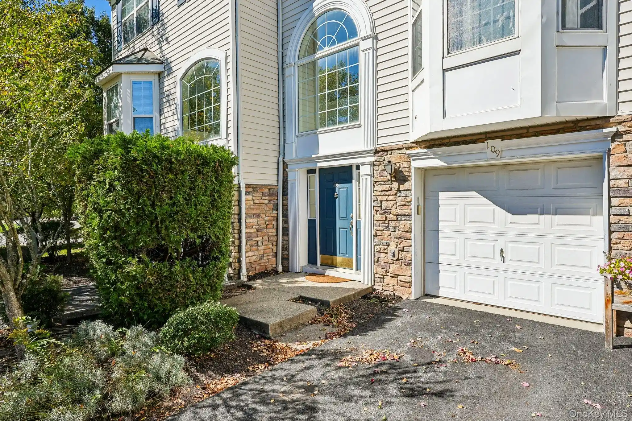 Listing Photo 2 - Condo for sale in 109 Barr Ln located at 109 Barr Ln, Monroe, NY 10950 - Unit 109 Barr Ln