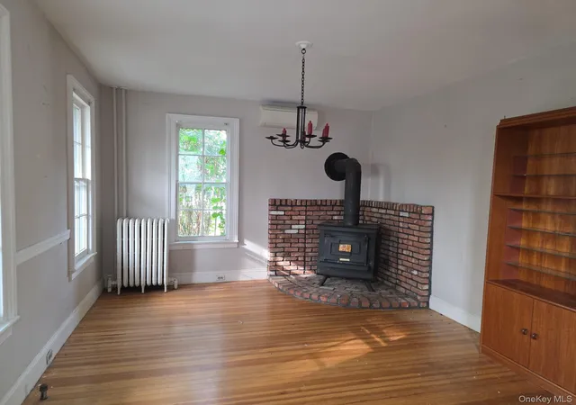 Photo 4 of Single family home for sale at 405 High St, Brookhaven, NY 11777 | MLS# 1060810 | Listing updated on 2026-10-11