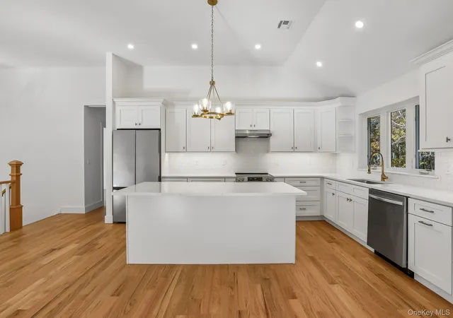 Photo 2 of Single family home for sale at 62 Sherwood Hl Rd, Southeast, NY 10509 | MLS# 1060812 | Listing updated on 2026-10-28