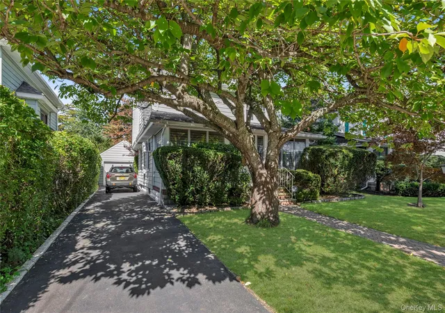 Photo 1 of Single family home for sale at 63 Oak St, Lynbrook, NY 11563 | MLS# 1060825 | Listing updated on 2026-10-09