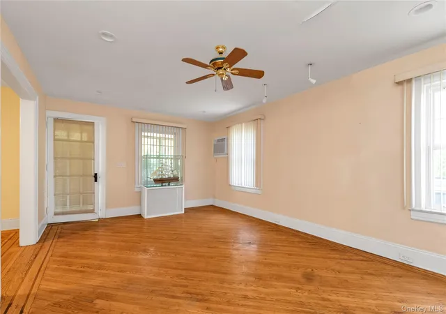 Photo 4 of Single family home for sale at 63 Oak St, Lynbrook, NY 11563 | MLS# 1060825 | Listing updated on 2026-10-09