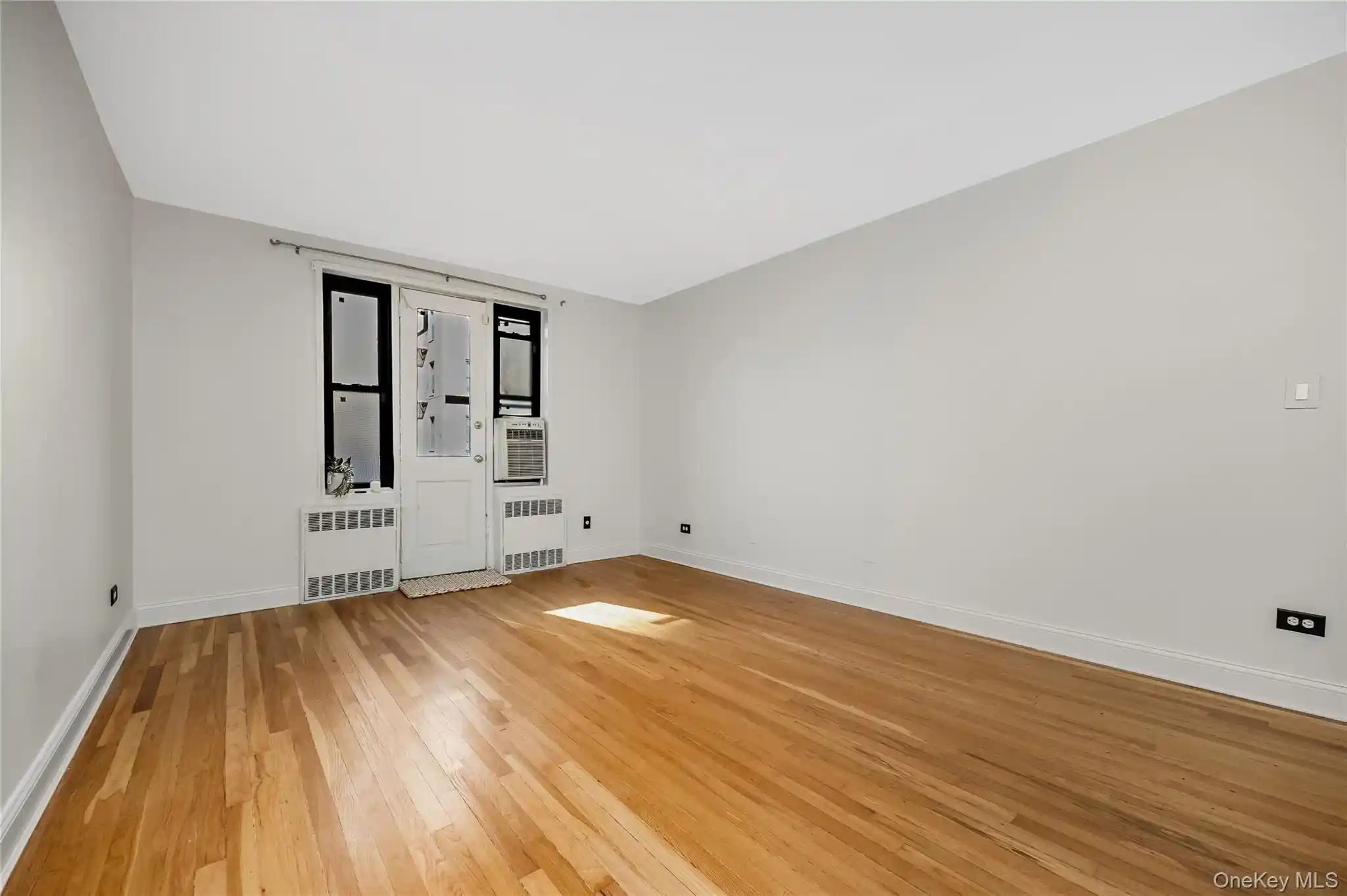 Listing Photo 2 - Condo for sale in 150-11 72Nd Rd located at 150-11 72Nd Rd, New York, NY 11367 - Unit #1C