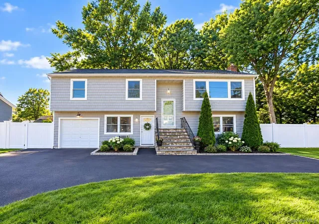 Photo 1 of Single family home for sale at 90 Dorchester Rd, Ronkonkoma, NY 11779 | MLS# 1060856 | Listing updated on 2026-10-09