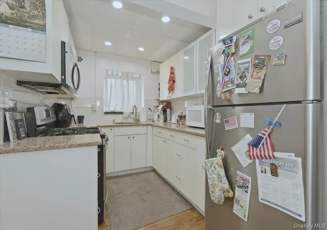 Photo 3 of House for sale at 222 Smith St #2E, Freeport, NY 11520 | MLS# 1060869 | Listing updated on 2026-10-11