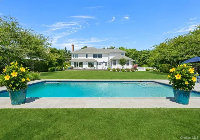 Photo 3 of Single family home for sale at 9 Millfarm Ln, Southampton, NY 11968 | MLS# 1060873 | Listing updated on 2026-10-09