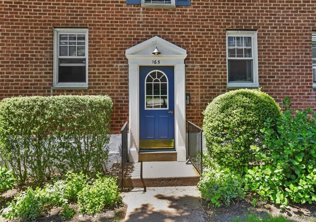 Photo 3 of Condo for sale at 165 Columbus Ave #1B, Harrison, NY 10604 | MLS# 1060909 | Listing updated on 2026-10-27