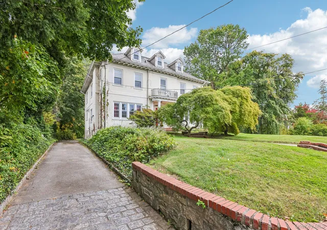 Photo 3 of Single family home for sale at 131 Esplanade, Mount Vernon, NY 10553 | MLS# 1060917 | Listing updated on 2026-10-21