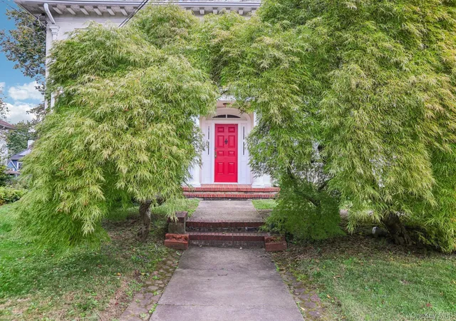 Photo 4 of Single family home for sale at 131 Esplanade, Mount Vernon, NY 10553 | MLS# 1060917 | Listing updated on 2026-10-21
